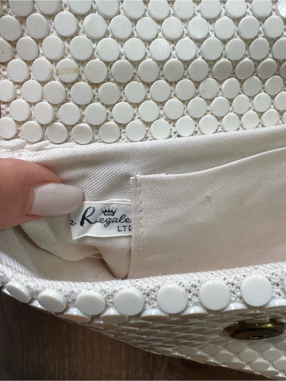 Vintage Le Reagle White Beaded Crossbody Bag with Slim Strap - Picture 5 of 6